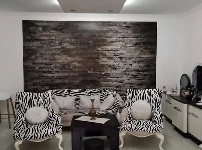 Appartement à 2 Chambres à Coucher
